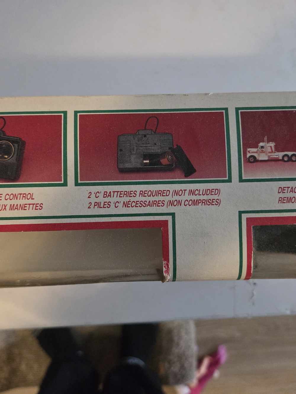 2 Canadian Tire Rig & Tanker Remote Control Semi's - Picture 4 of 9
